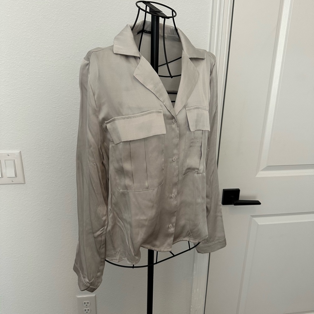 T Tahari Light Grey Satin Blouse
